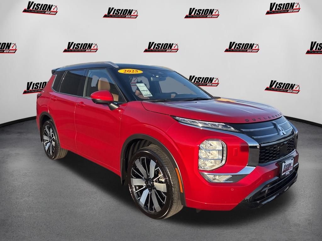 Used 2025  Mitsubishi SEL image 3