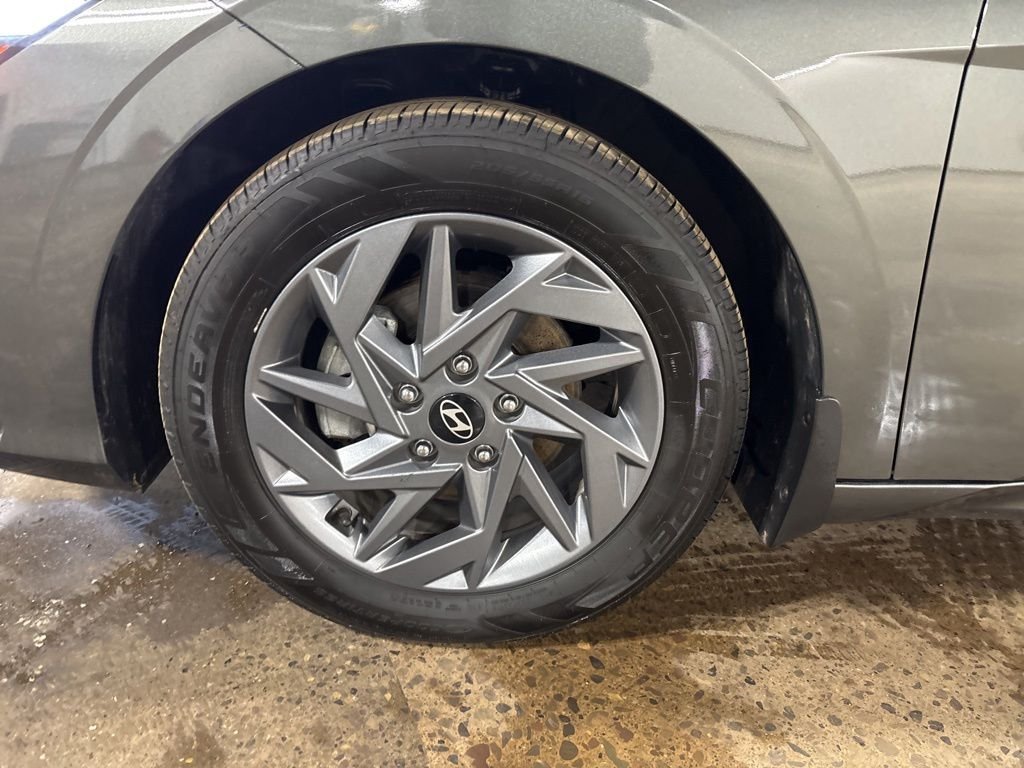 Used 2024 Gray Hyundai SEL image 10