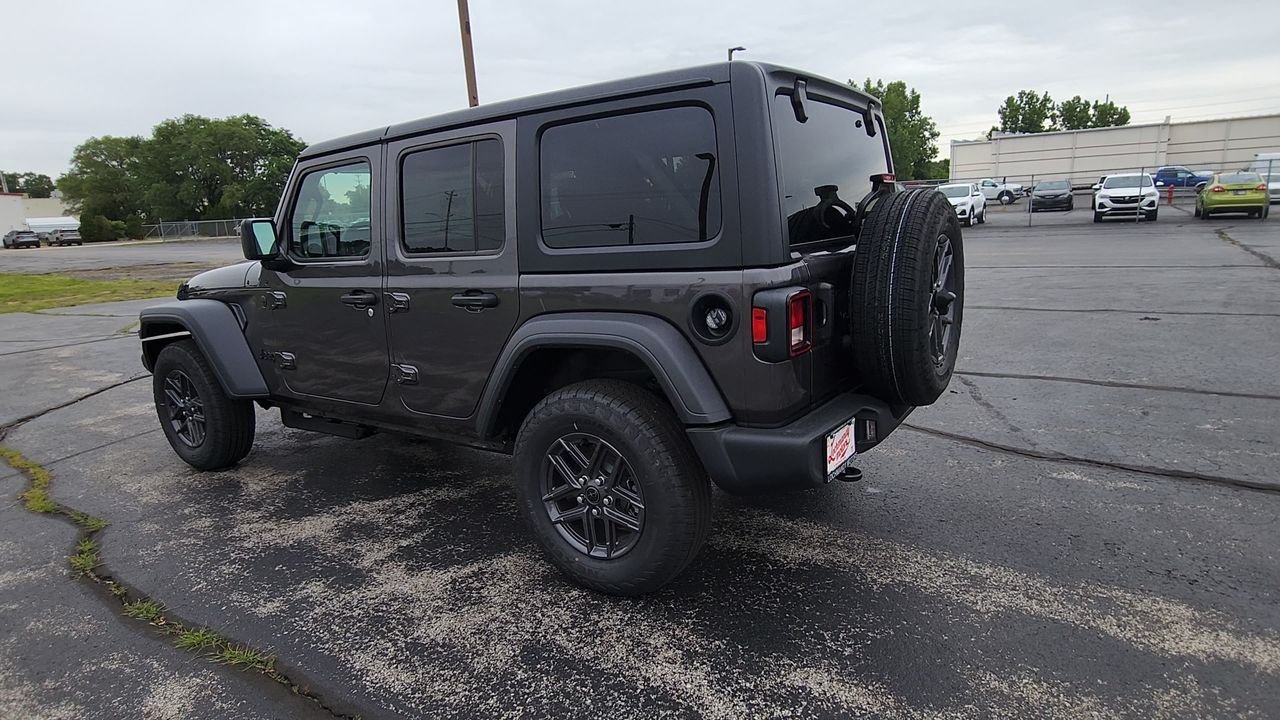 New 2026 Granite Crystal Metallic Clear-Coat Exterior Paint Jeep Sport S image 6