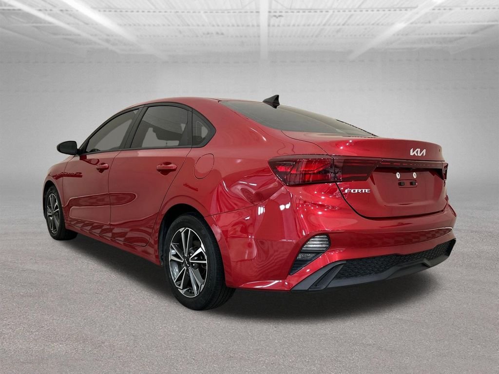 Used 2023 Red Kia LXS image 3