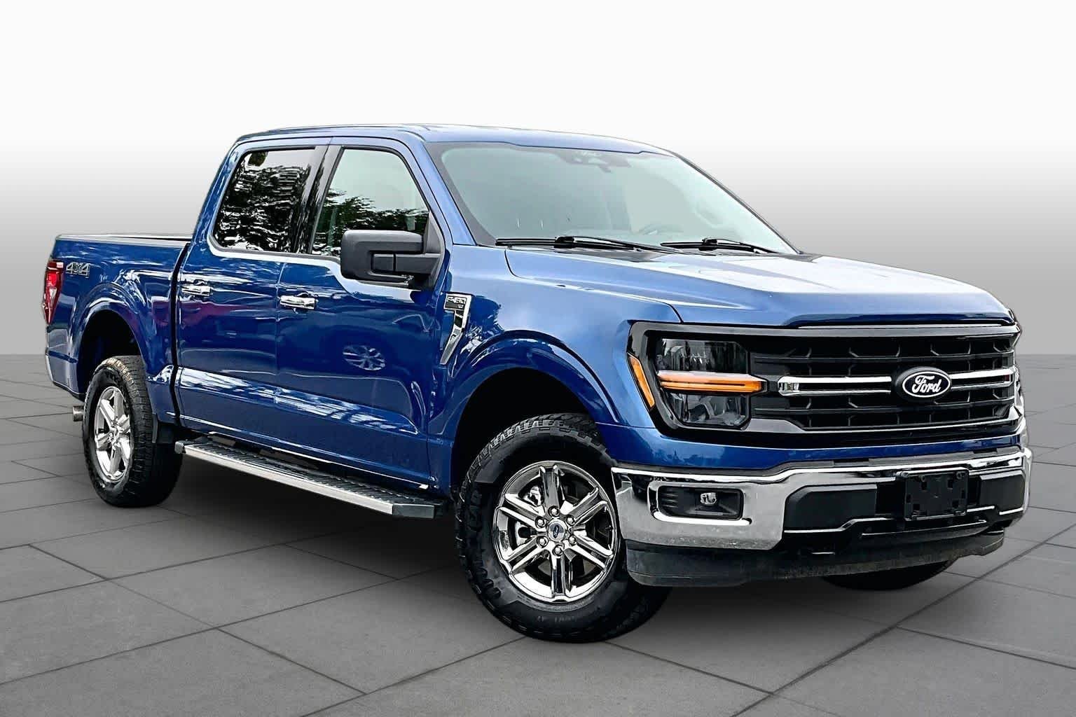 Used 2025 Atlas Blue Metallic Ford XLT image 3