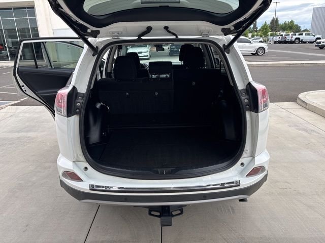 Used 2017 White Toyota XLE image 12