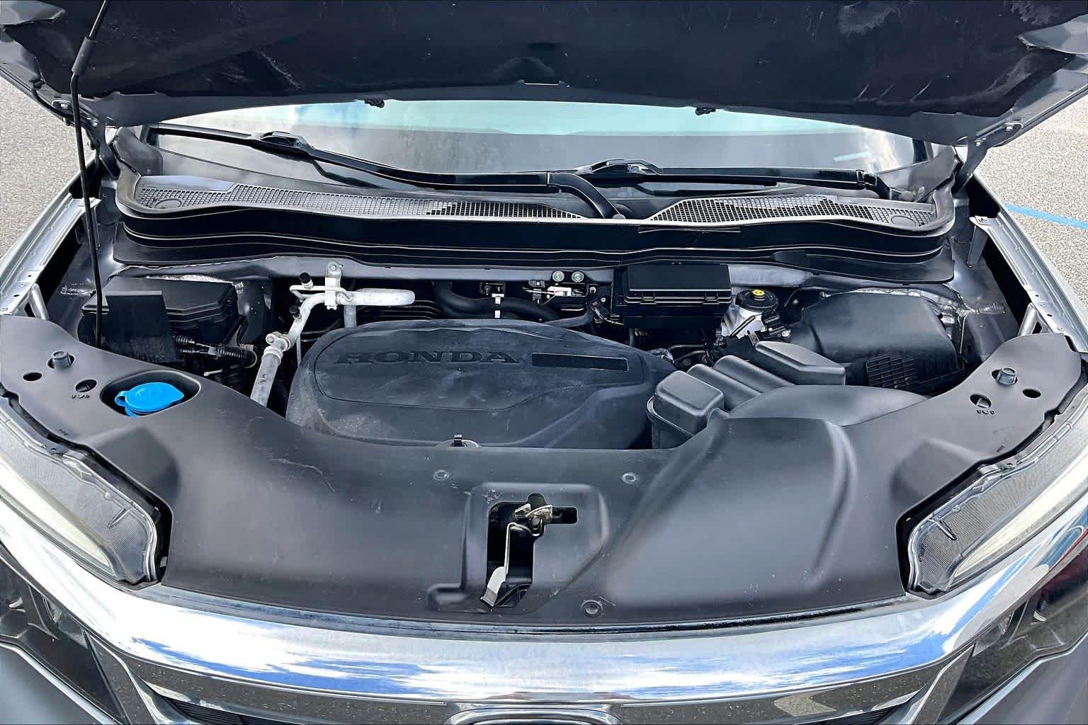 Used 2021 Lunar Silver Metallic Honda EX-L image 29