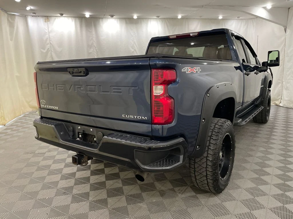 Used 2022 Northsky Blue Metallic Chevrolet Custom image 5