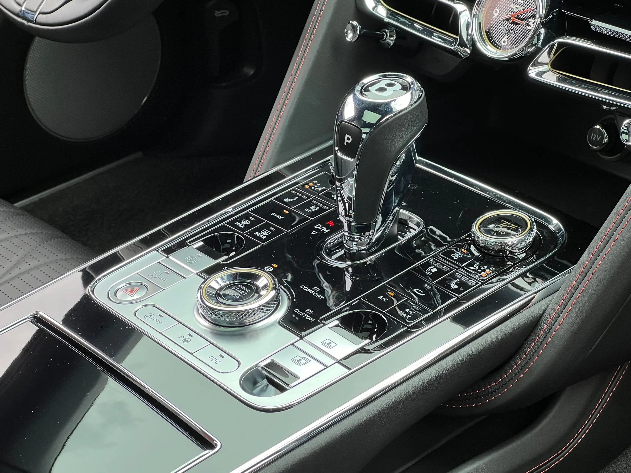 Used 2022 Black Bentley V8 image 41