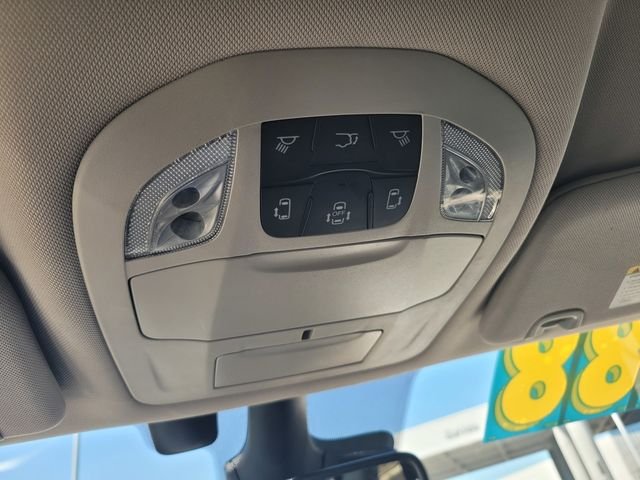 Used 2022 White Chrysler Touring L image 22
