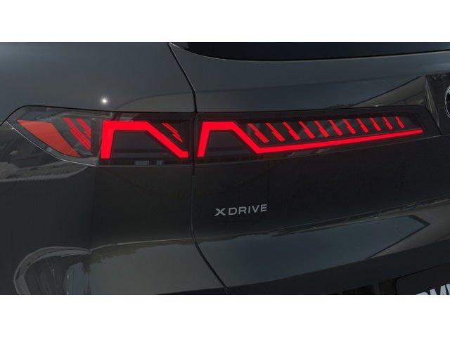 New 2027 Dravit Grey Metallic BMW 40 xDrive image 8
