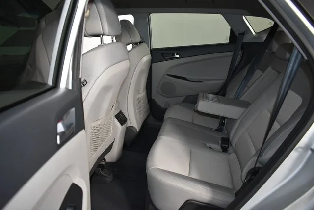 Used 2017 Silver Hyundai Sport image 24