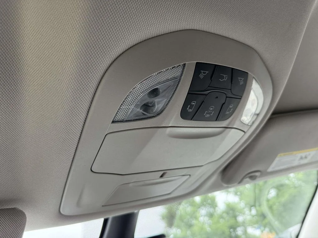 Used 2024 Black Chrysler Touring L image 29