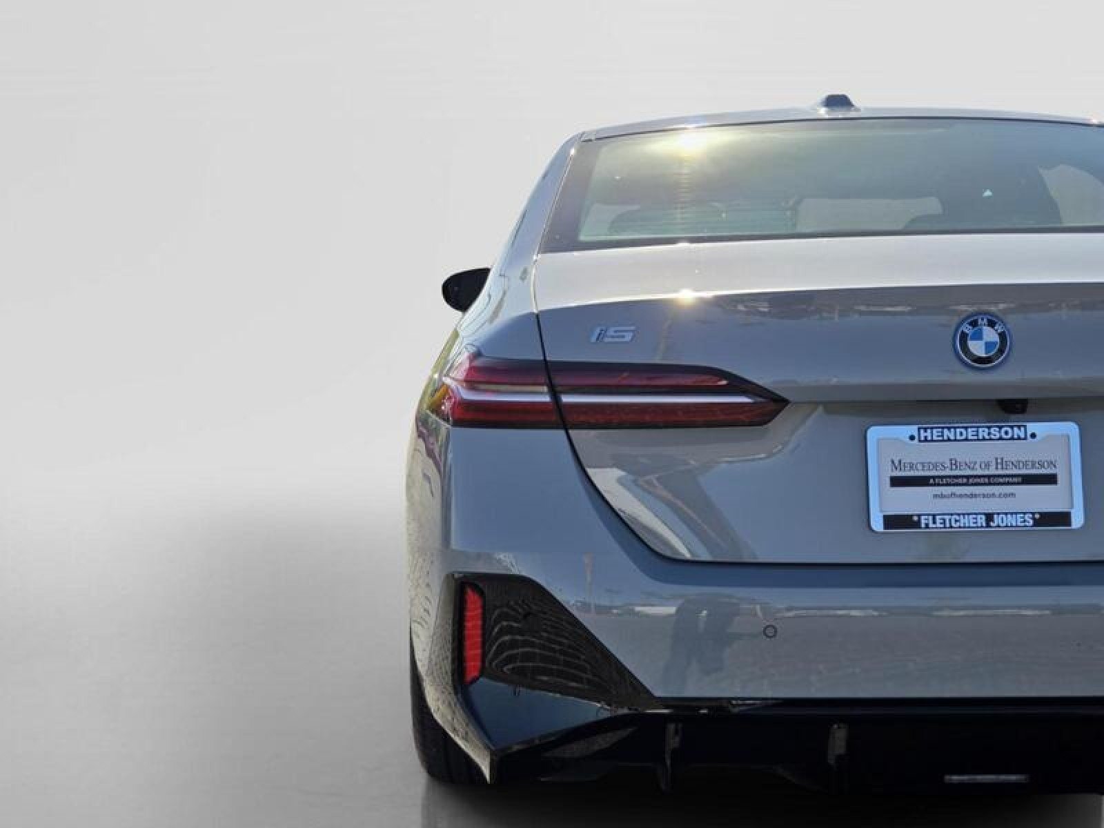 2025 BMW i5 M60 - Photo 11