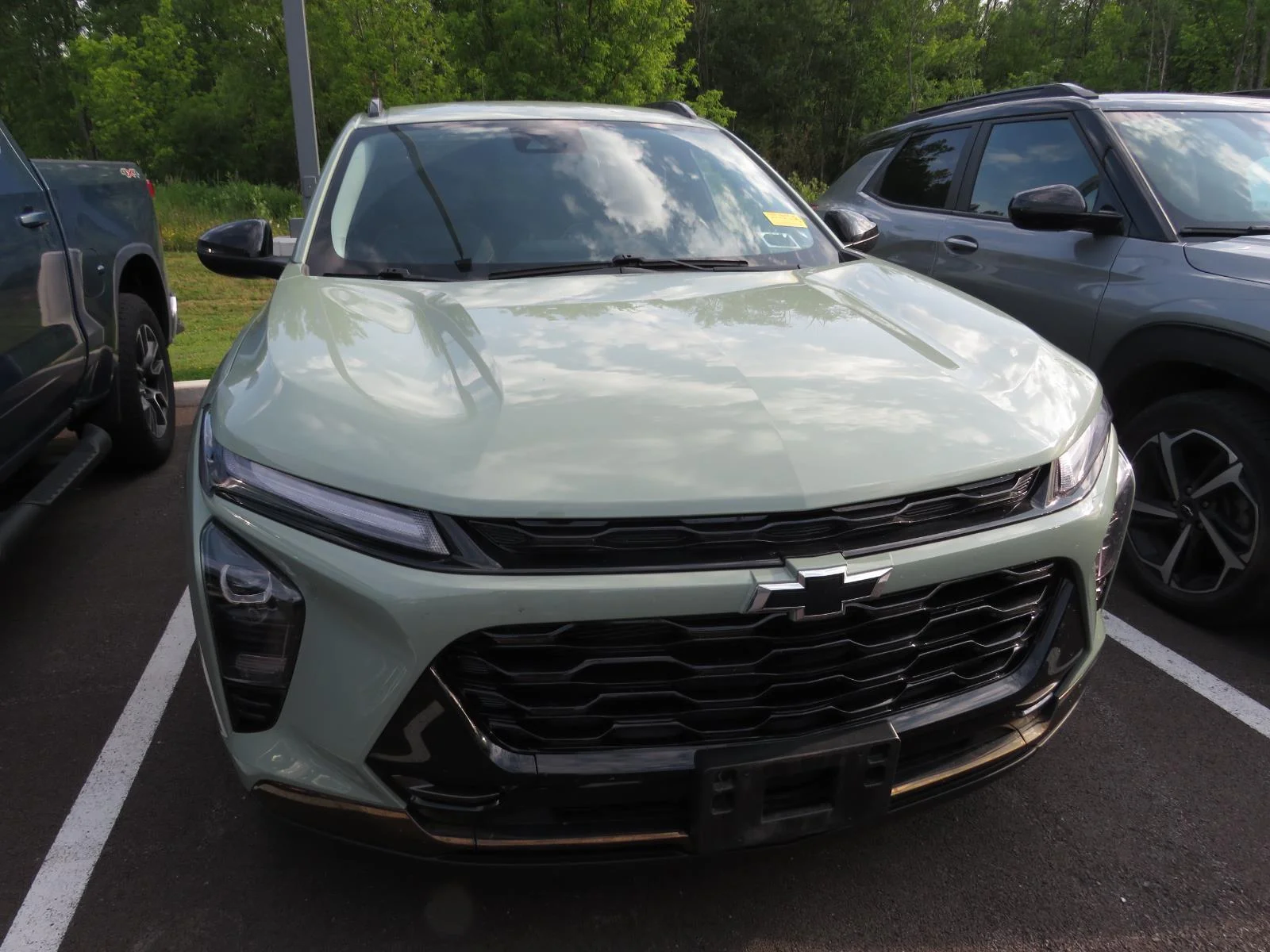 Used 2025 Cacti Green Chevrolet ACTIV image 3