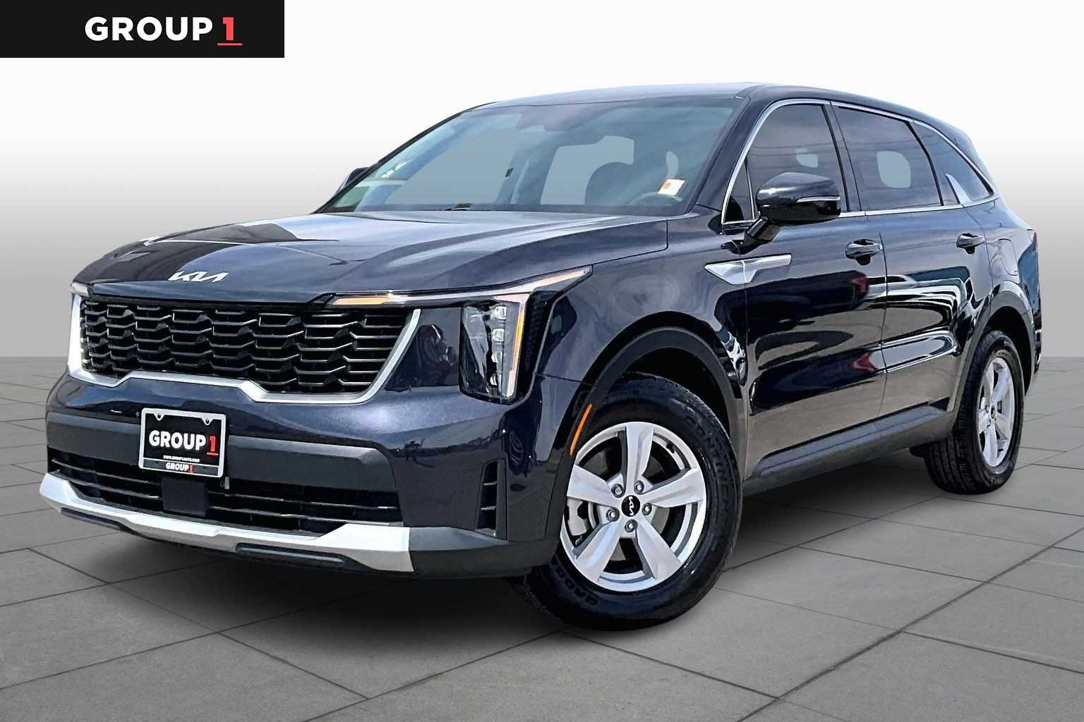 2025 Kia Sorento LX AT's photo