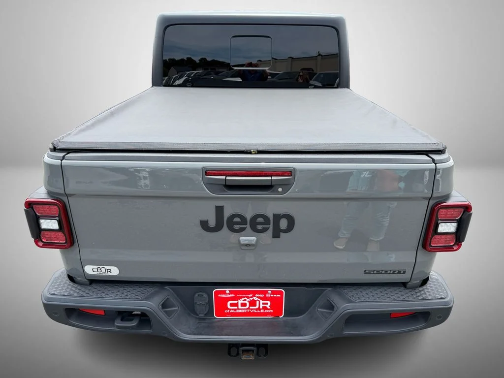 Used 2021 Gray Jeep Sport image 9