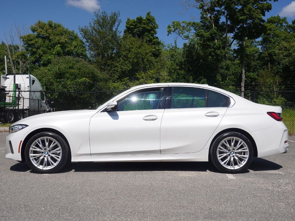 Used 2024 White BMW 330i xDrive image 18