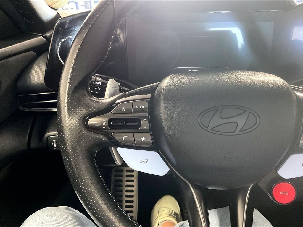 Used 2025 Red Hyundai Base image 23