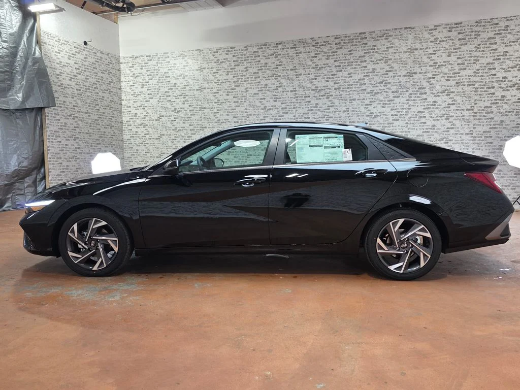 New 2026 Abyss Black Hyundai Limited image 4