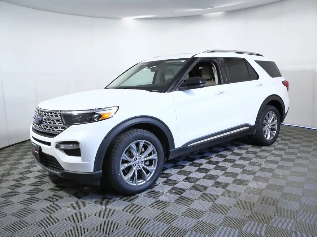 Used 2022 White Ford Limited image 5