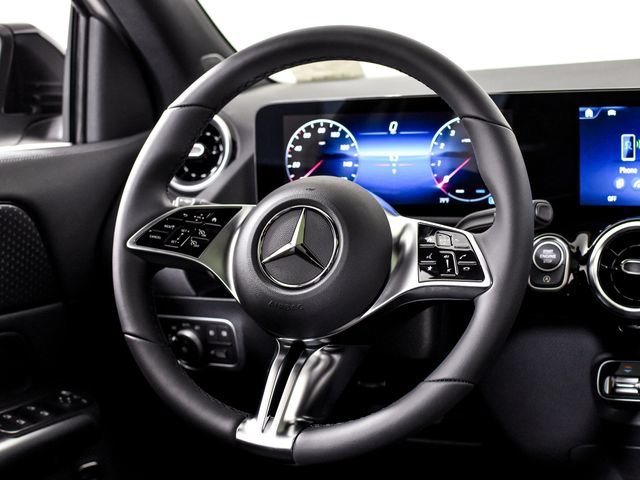 New 2026 Polar White Mercedes-Benz GLA 250 image 61