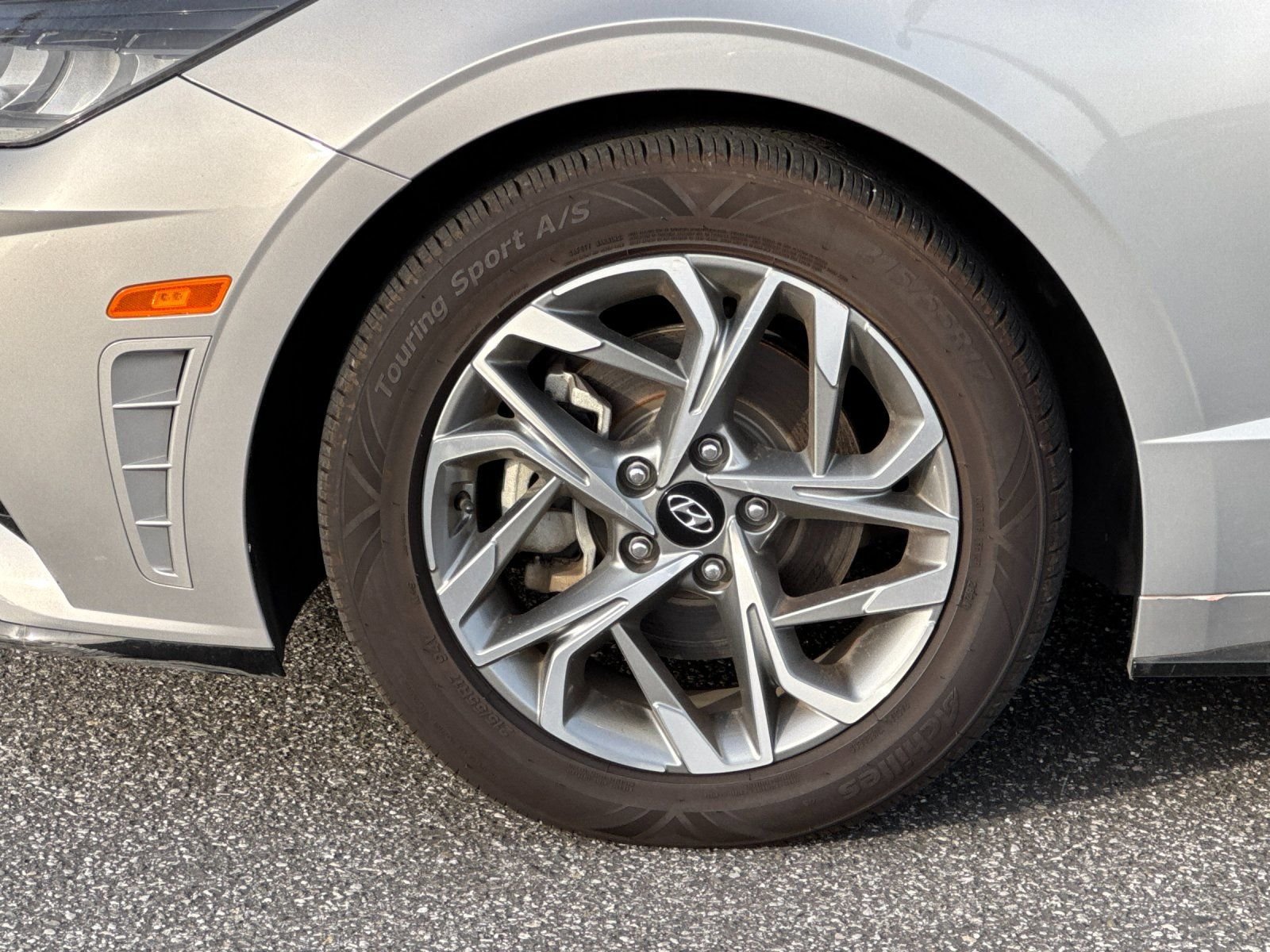 Used 2023 Silver Hyundai SEL image 25
