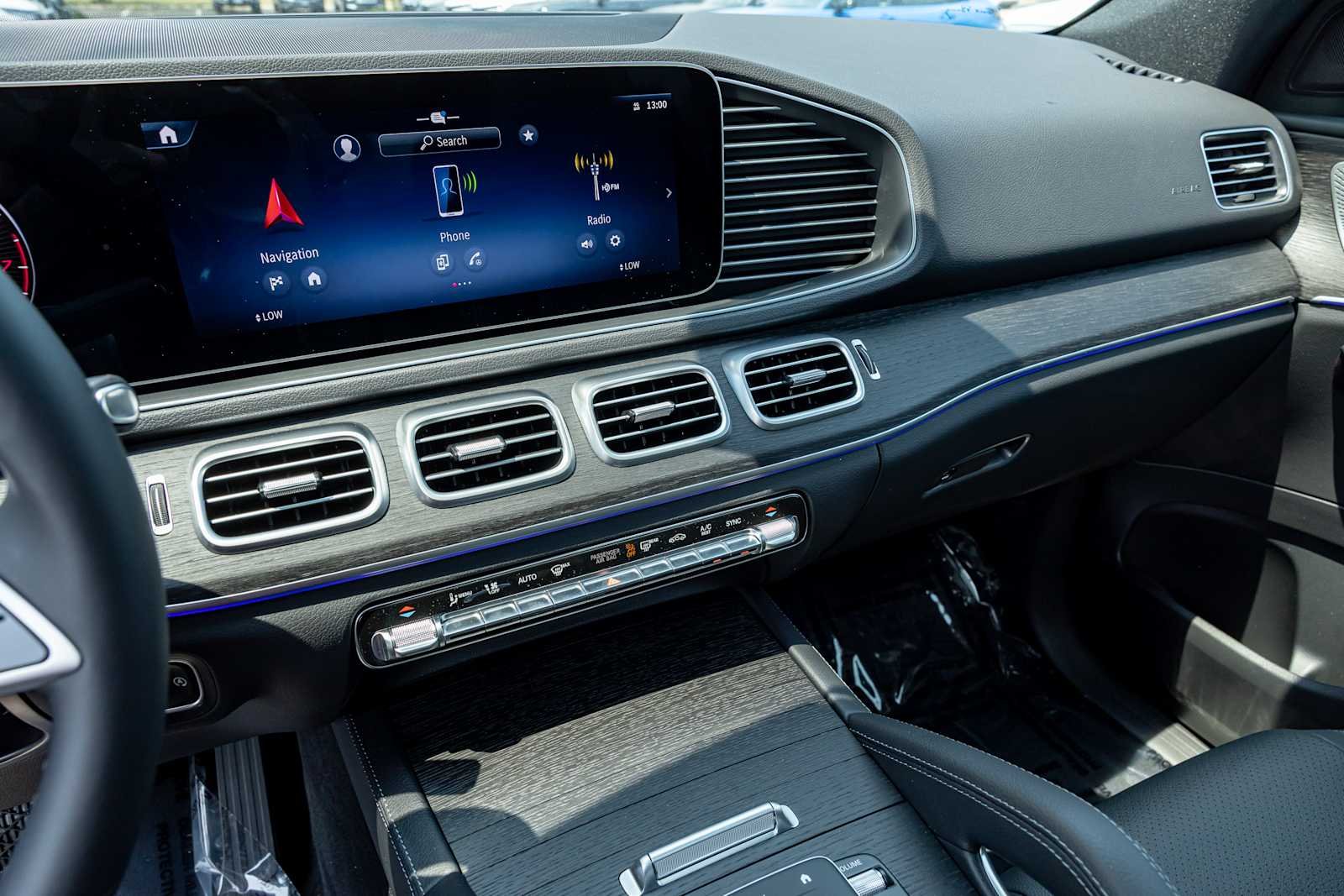 New 2026 MANUFAKTUR Moonlight White Magno Mercedes-Benz GLE 350 image 15
