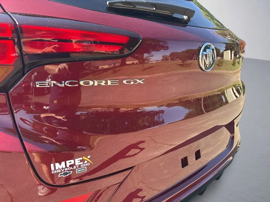 Used 2023 Cinnabar Metallic Buick Select image 29