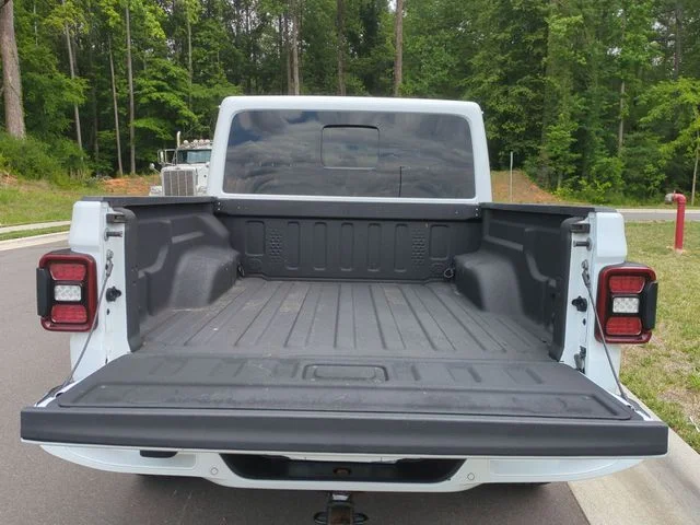 Used 2021 White Jeep Overland image 23