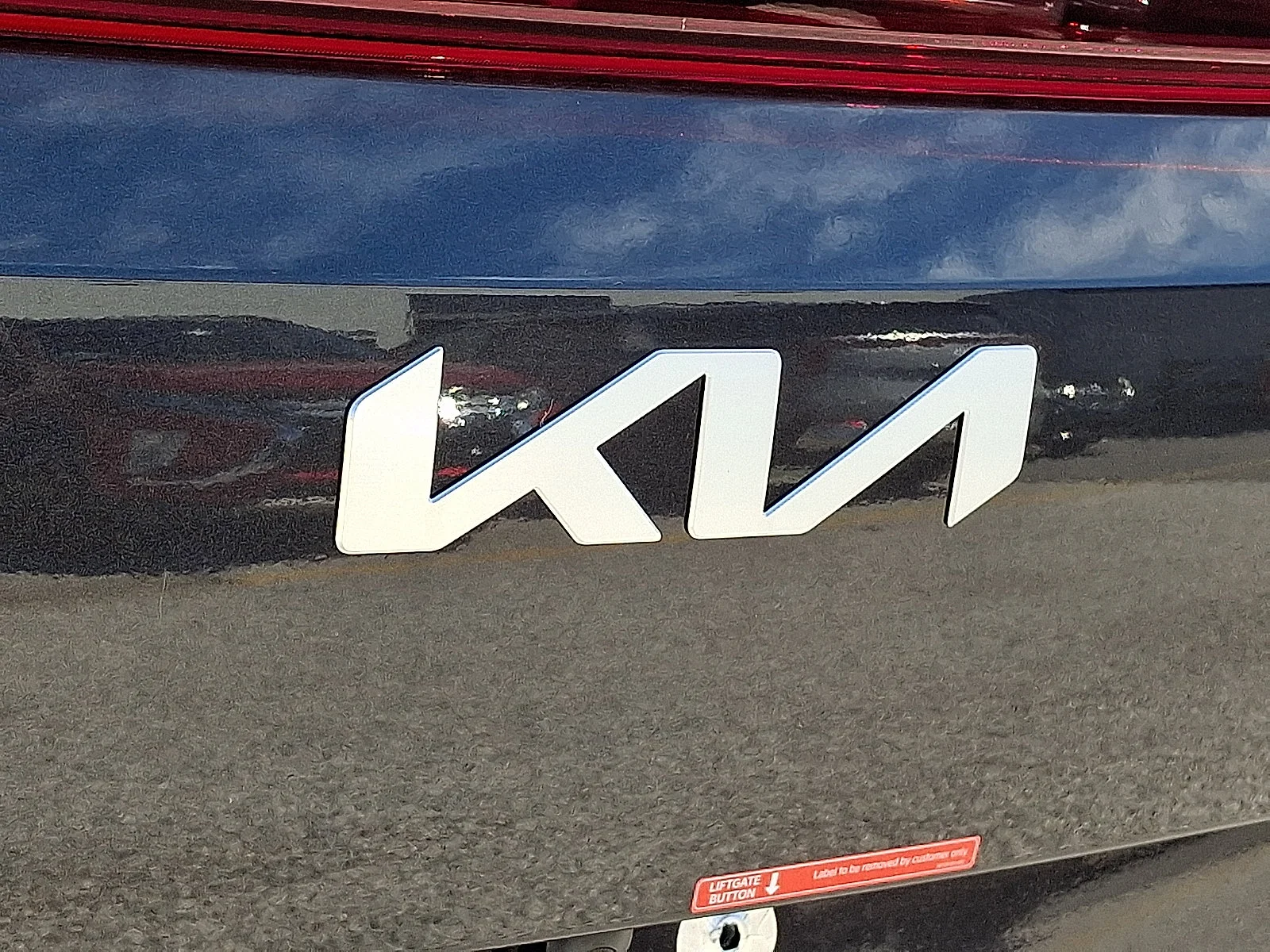New 2027 Gray Kia LXS image 8