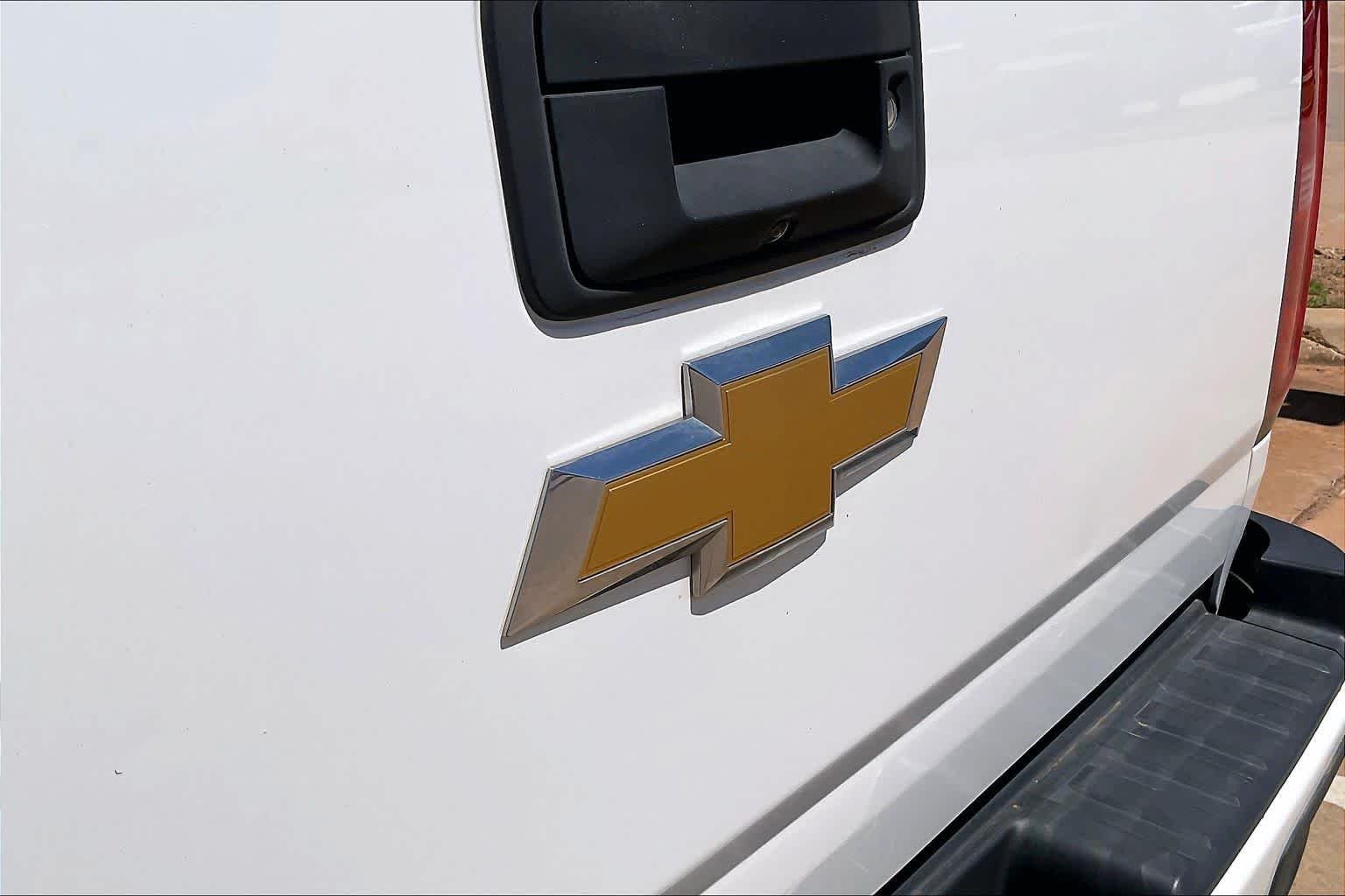 Used 2017 Summit White Chevrolet 4WD WT image 28