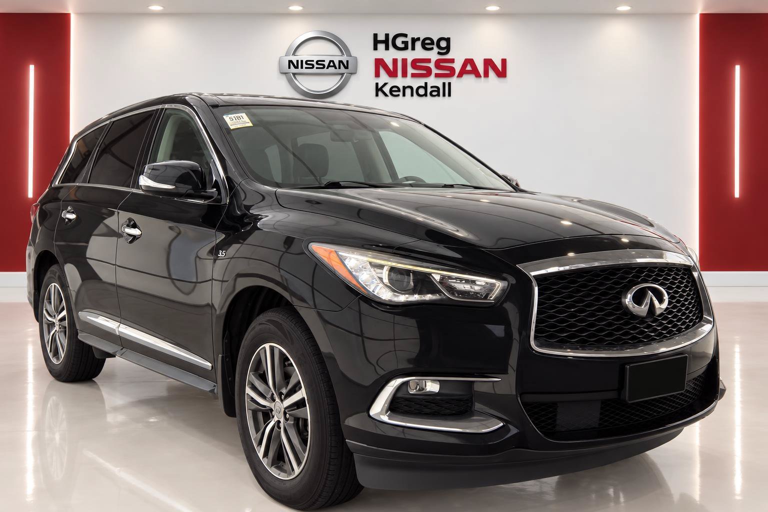 Used 2019 Black INFINITI PURE image 3