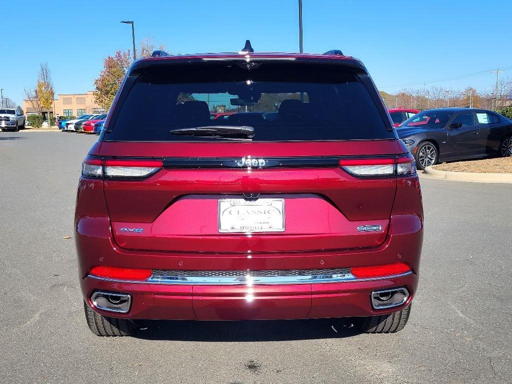 New 2024 Velvet Red Pearl-Coat Exterior Paint Jeep Overland image 21
