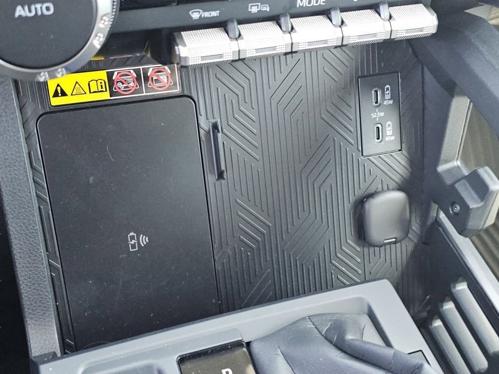 2025 Toyota Tacoma SR5 - Photo 18