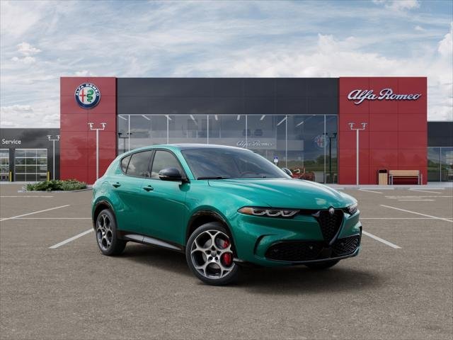 New 2025 Verde (Green) Fangio Metallic Exterior Paint Alfa Romeo  image 35