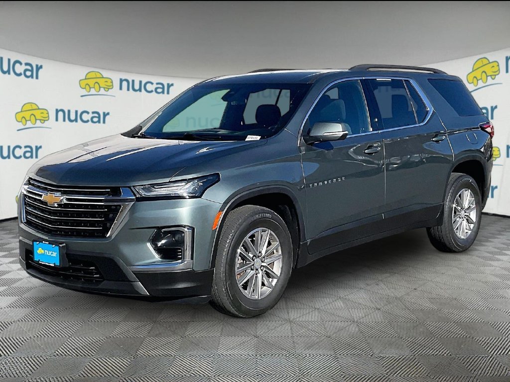 Used 2023 Silver Sage Metallic Chevrolet AWD image 3