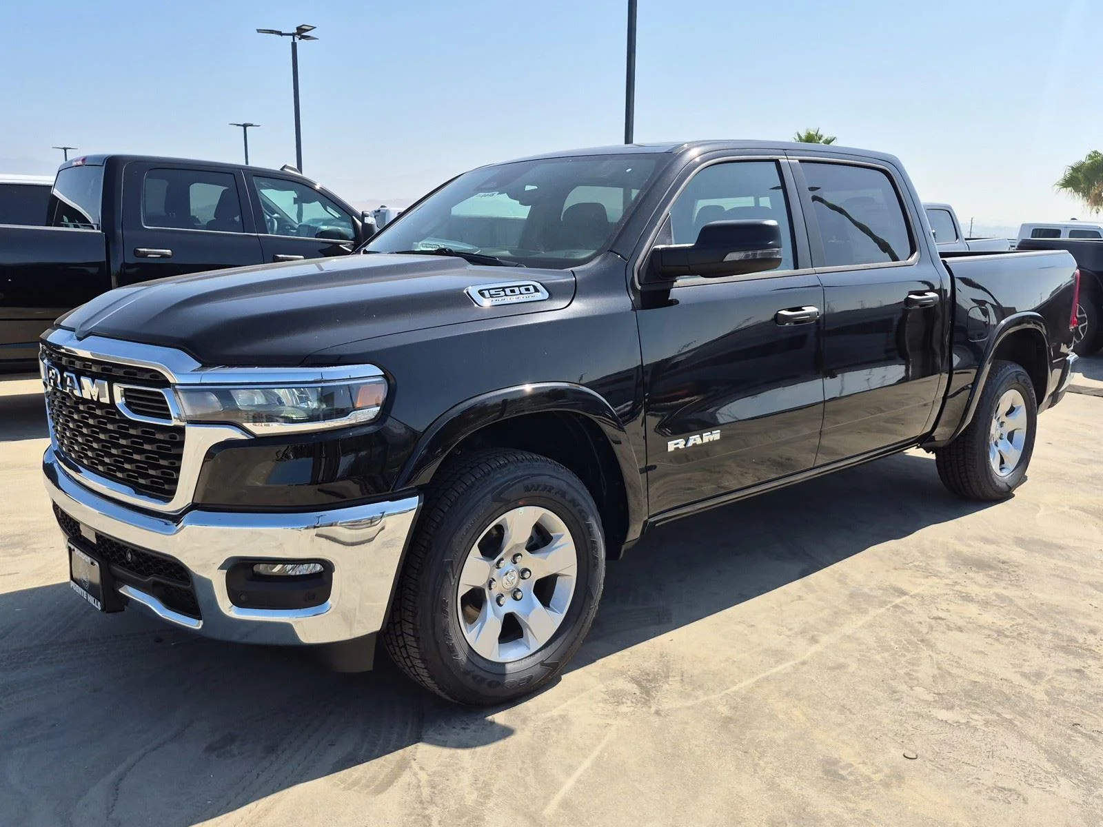 New 2026 Diamond Black Crystal Pearl-Coat Exterior Paint RAM Big Horn image 3