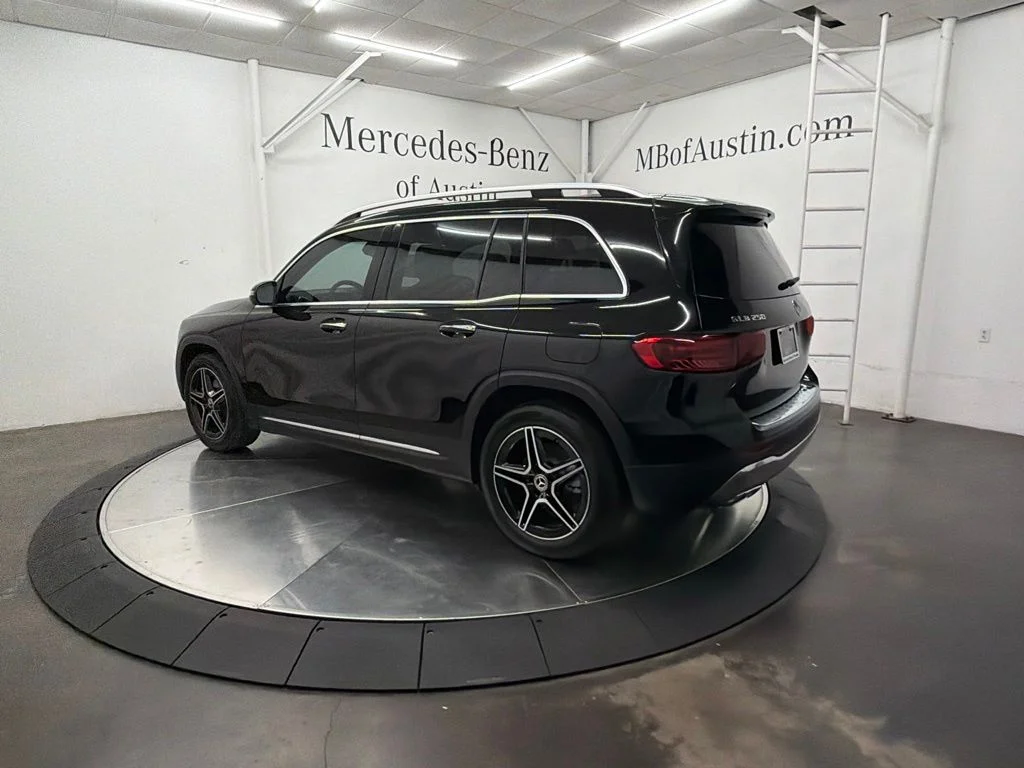 New 2026 Black Mercedes-Benz GLB 250 image 5