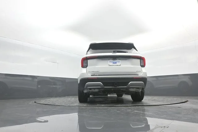 New 2026 Star White Metallic Tri-Coat Ford Platinum™ image 33