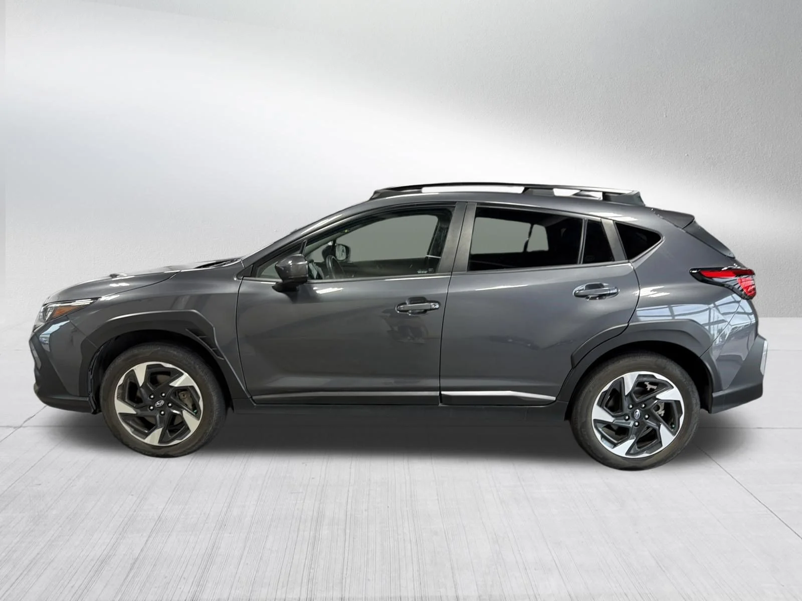 Used 2024 Magnetite Gray Metallic Subaru Limited image 4