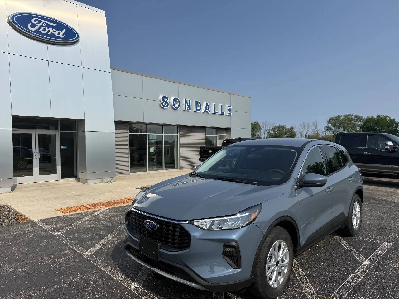 Used 2023 Atlas Blue Ford Active AWD 4dr SUV image 1