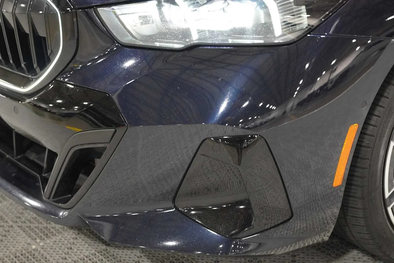 Certified Used 2024 Carbon Black Metallic BMW 530i image 7