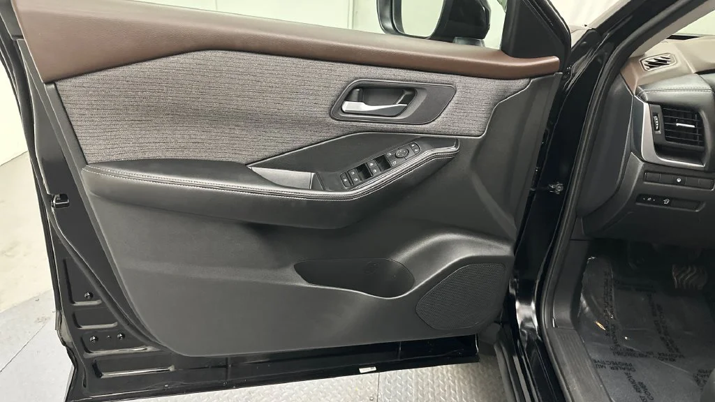 Used 2023 Black Nissan SV image 16