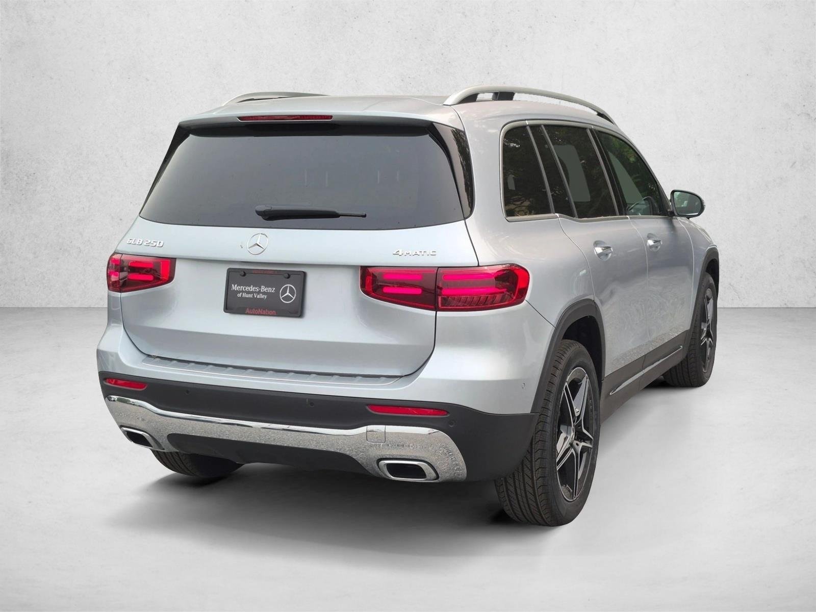 New 2026 Cirrus Silver Metallic Mercedes-Benz GLB250 image 2