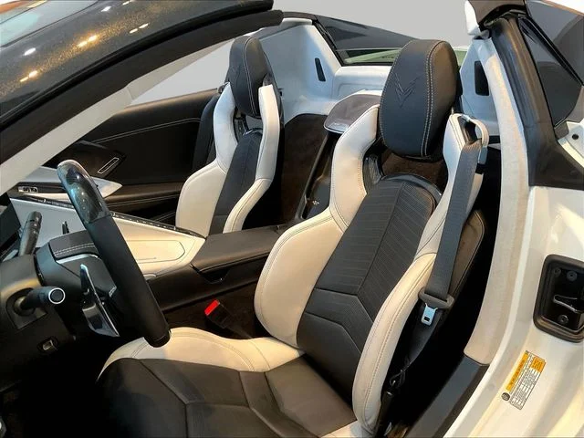 Used 2024 White Chevrolet Stingray image 22
