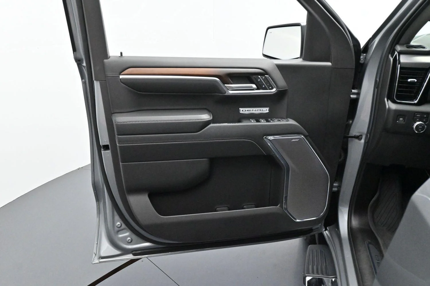 Used 2024 Sterling Metallic GMC Denali image 11