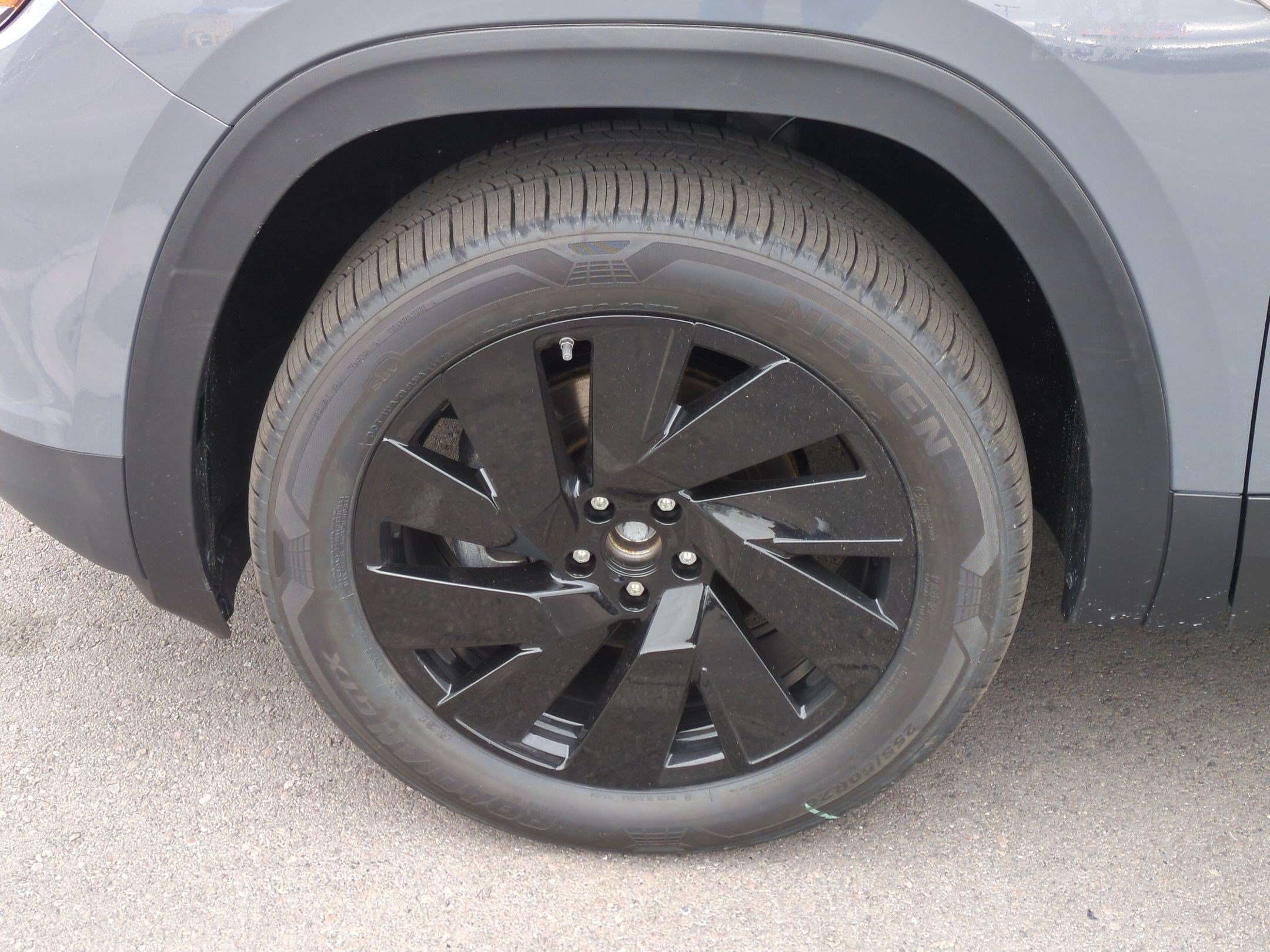 New 2026 Pure Gray Volkswagen 2.0T SE w/Technology image 15