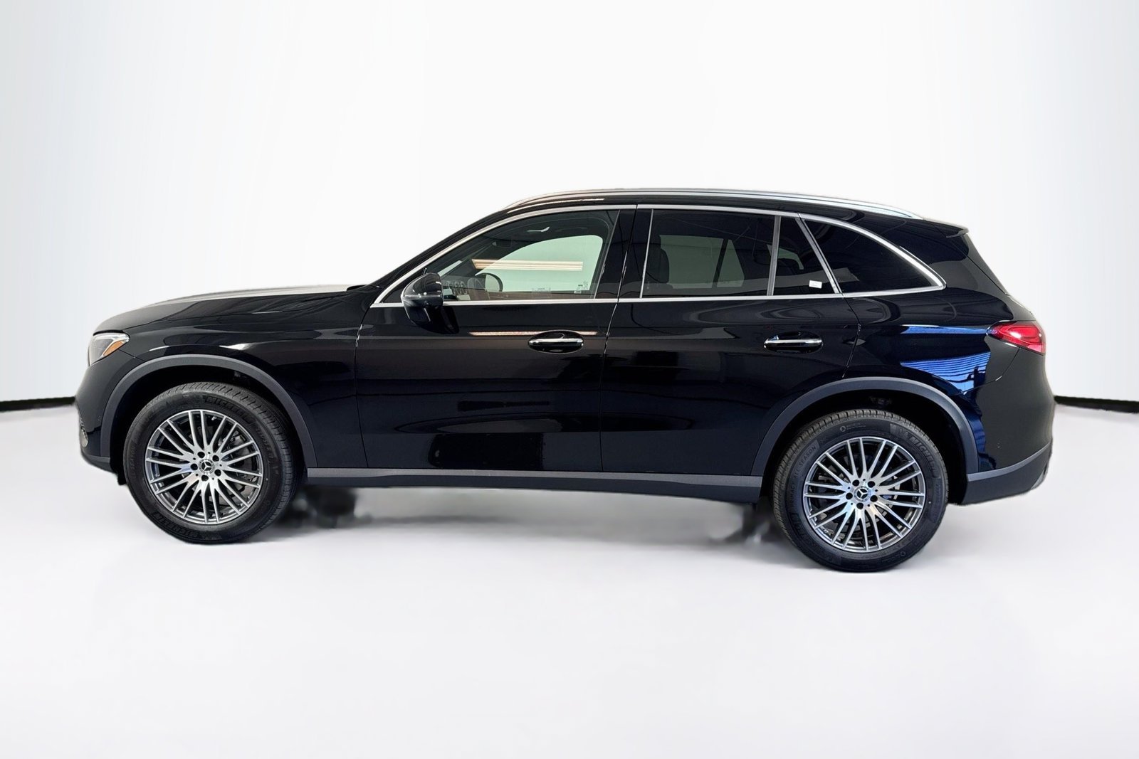 New 2026 Black Mercedes-Benz GLC 300 image 8