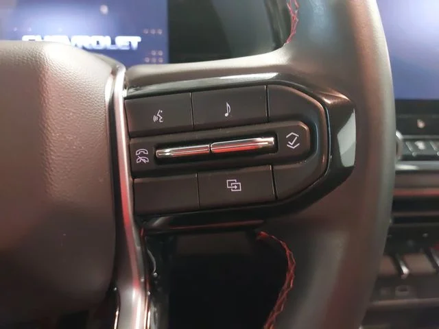 Used 2023 Red Chevrolet Z71 image 17