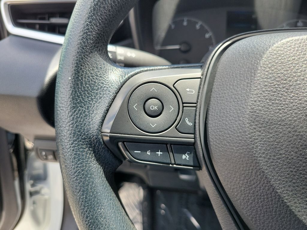 Used 2023 White Toyota LE image 25