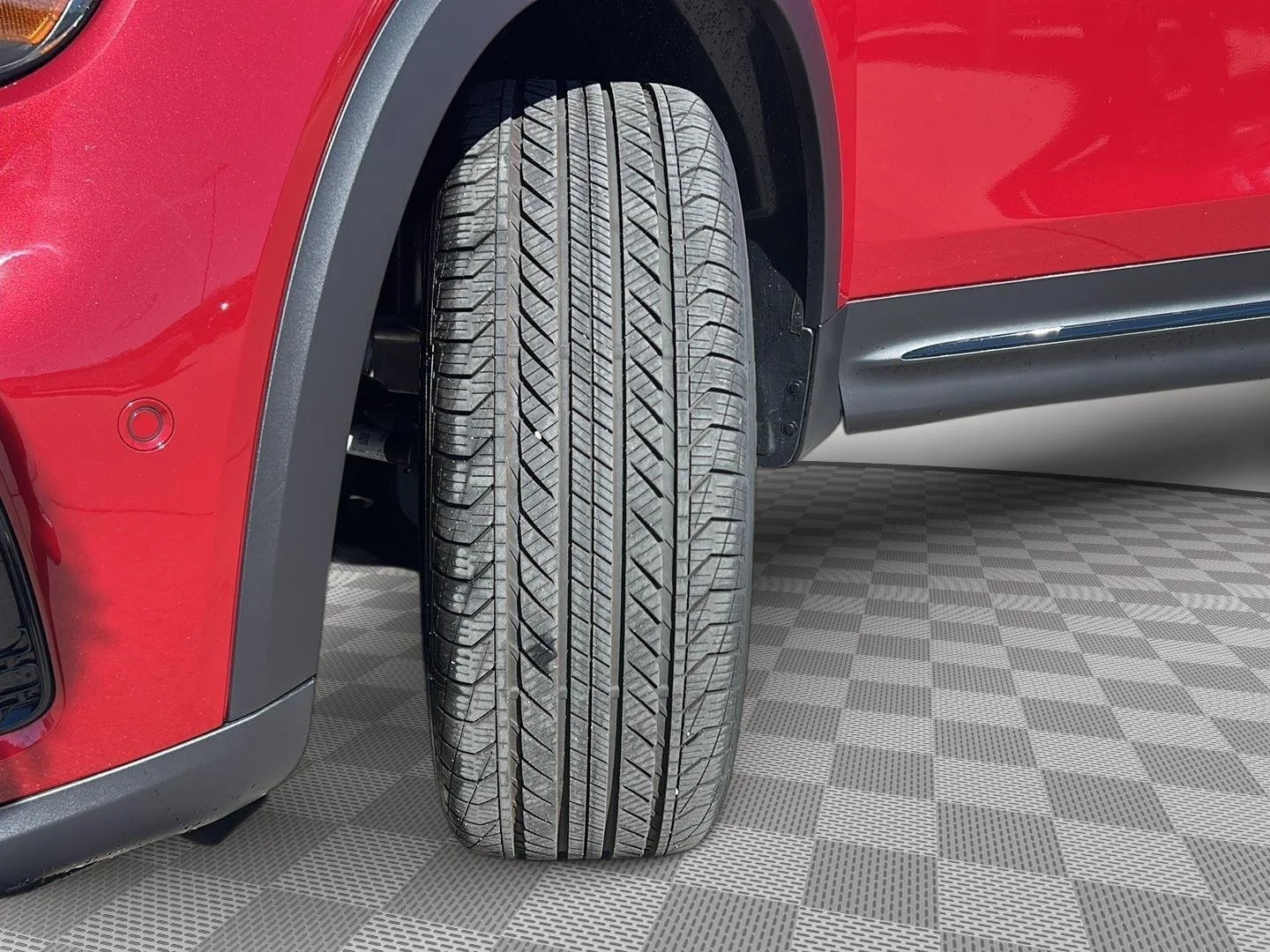 New 2025 MANUFAKTUR Patagonia Red Metallic Mercedes-Benz GLB 250 image 10
