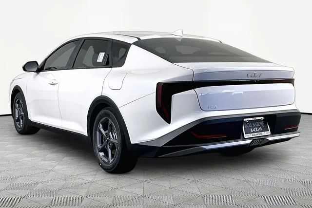 New 2026 White Kia LXS image 4