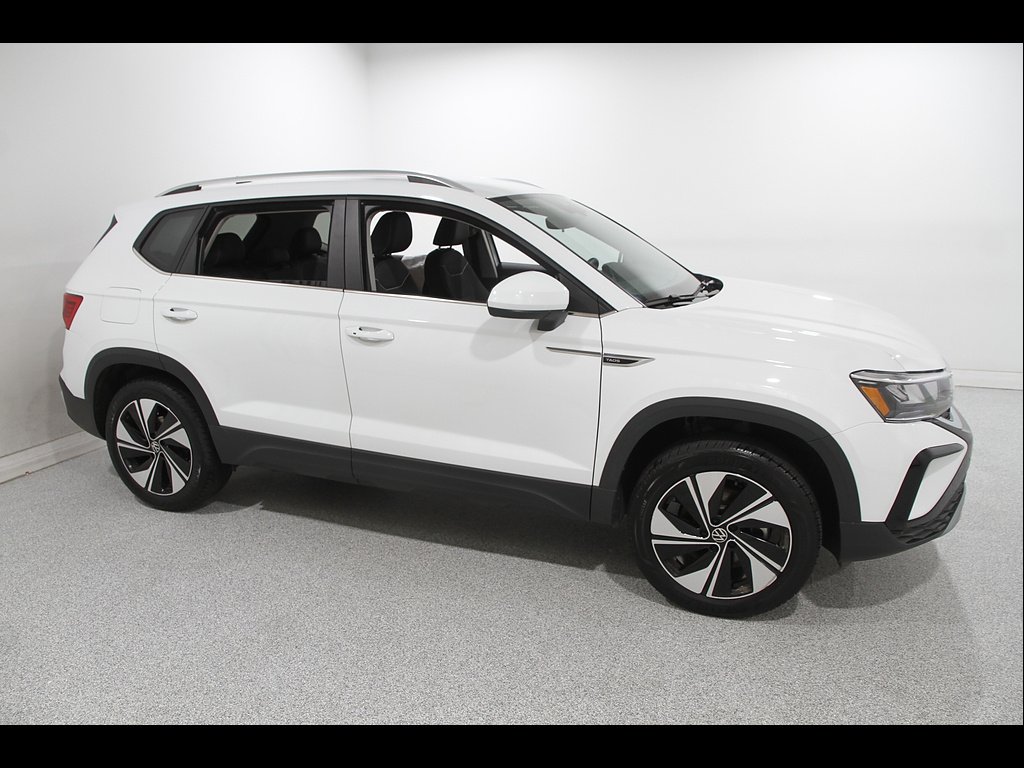 2023 Volkswagen Taos 1.5T SE 4Motion's photo